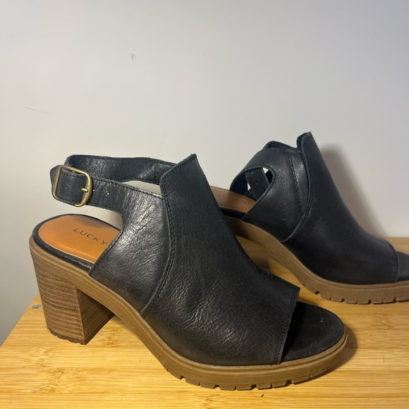 Lucky Brand Platform Wedges in black leather with open-toe and rubber soal - Picture 2 of 7